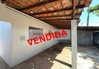 CASA A VENDA CDHU